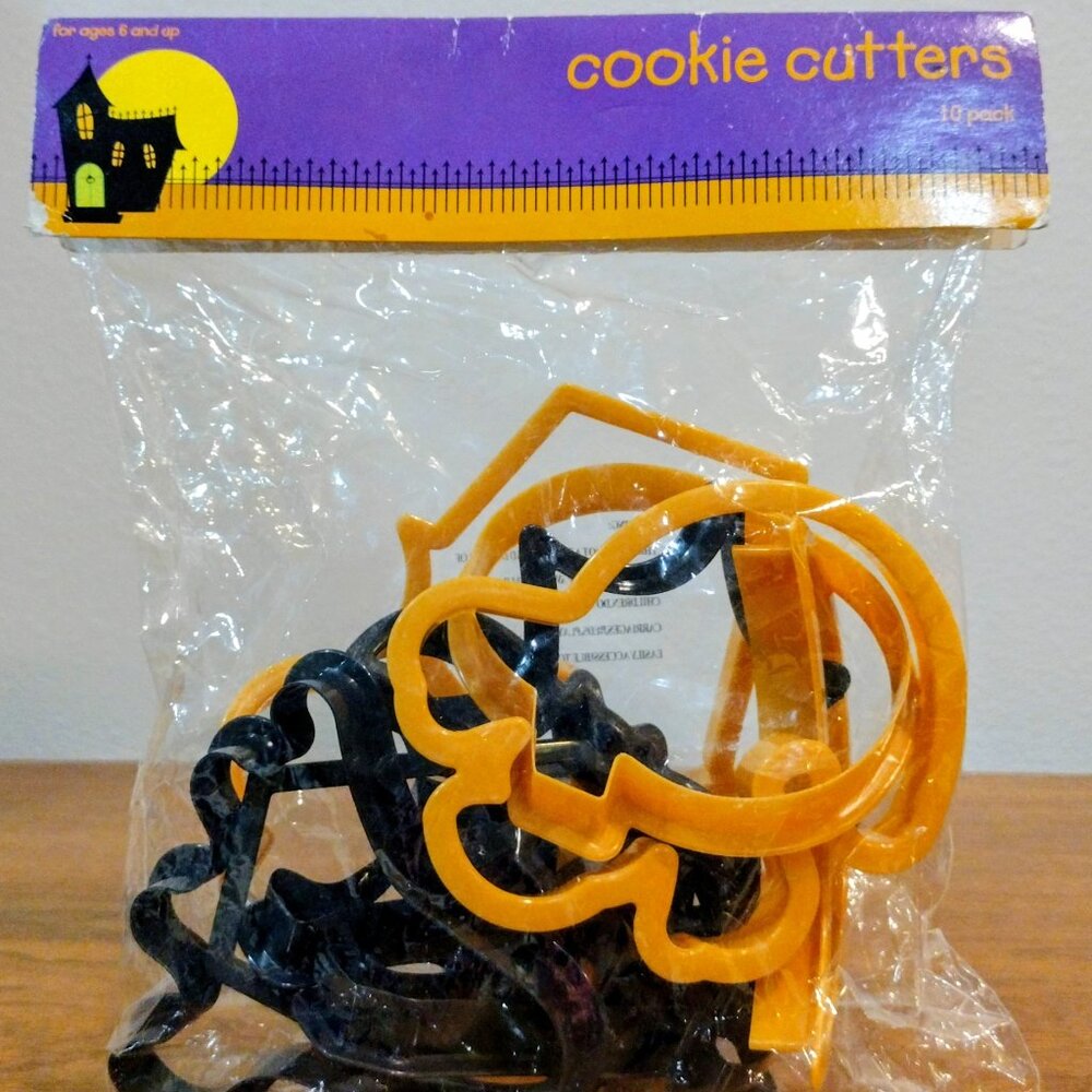 NEW Halloween Cookie Cutters- 10 pack